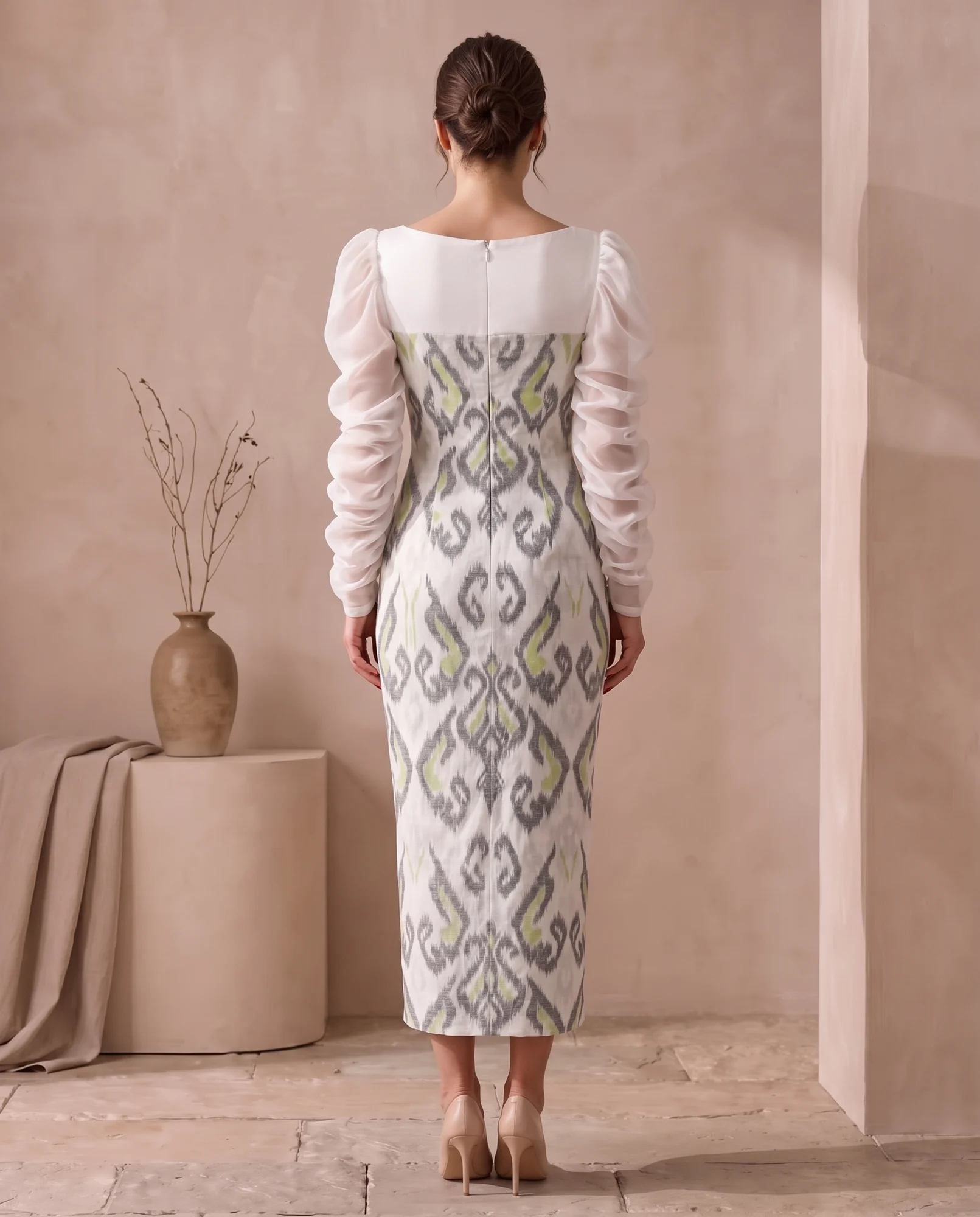 Kuhudi Dress, Ivory, back